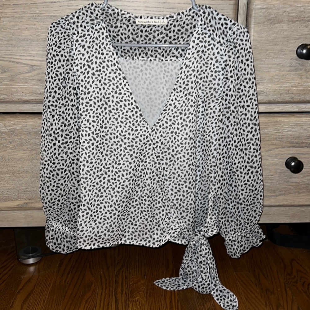 Patterned Abercrombie long sleeve blouse